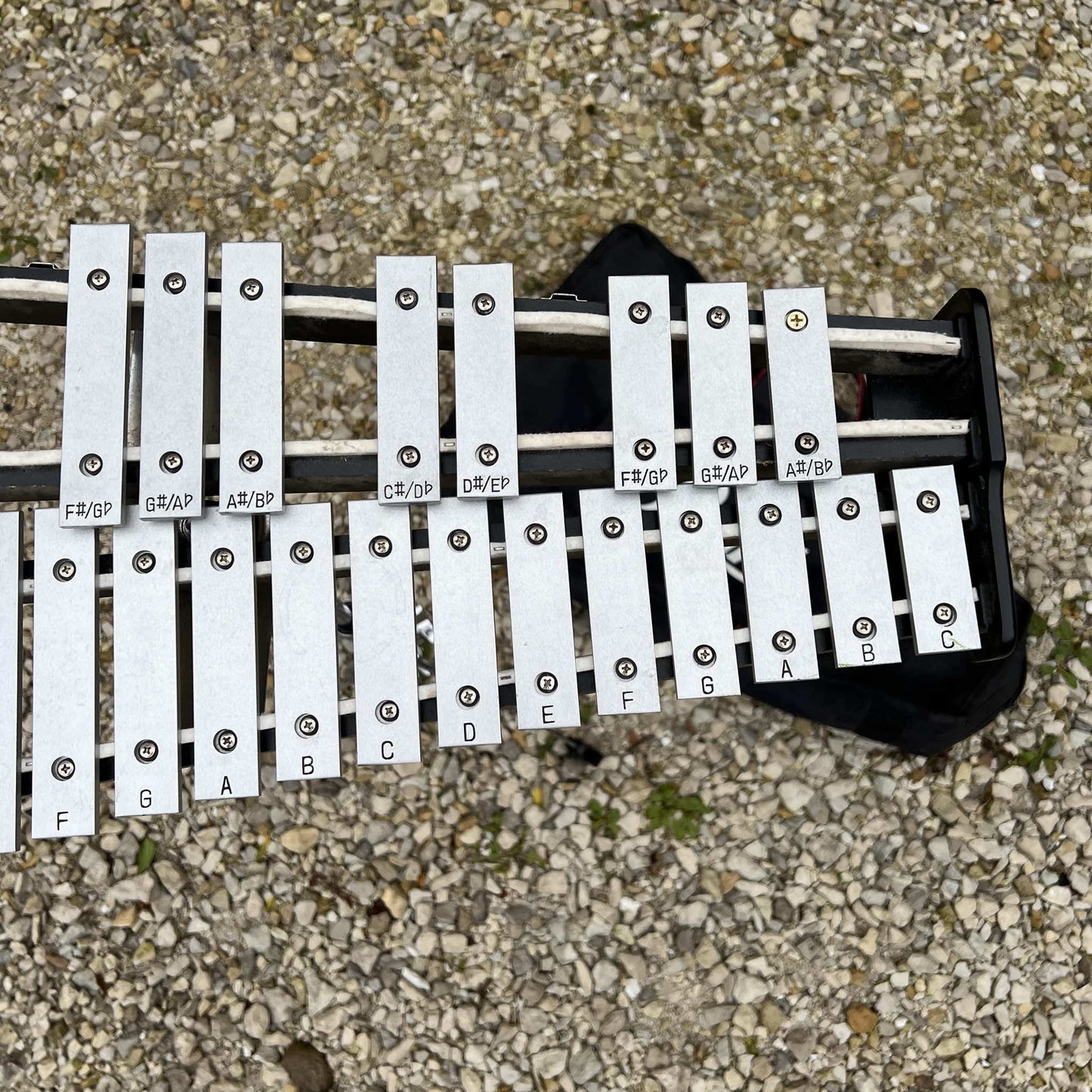 Pearl Bell Kit Glockenspiel w/stand and bag (used)