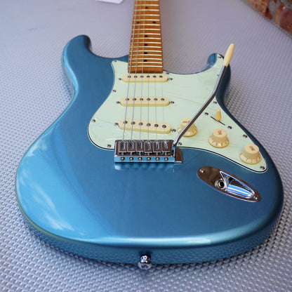 Tagima TG-530 Solid Body Electric Guitar Lake Placid Blue