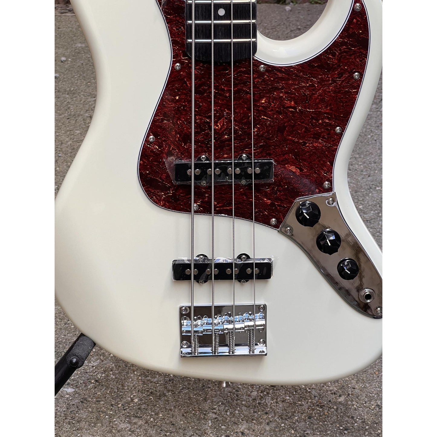 Tagima TW-73 OWH DF/TT J-bass Olympic White Excellent