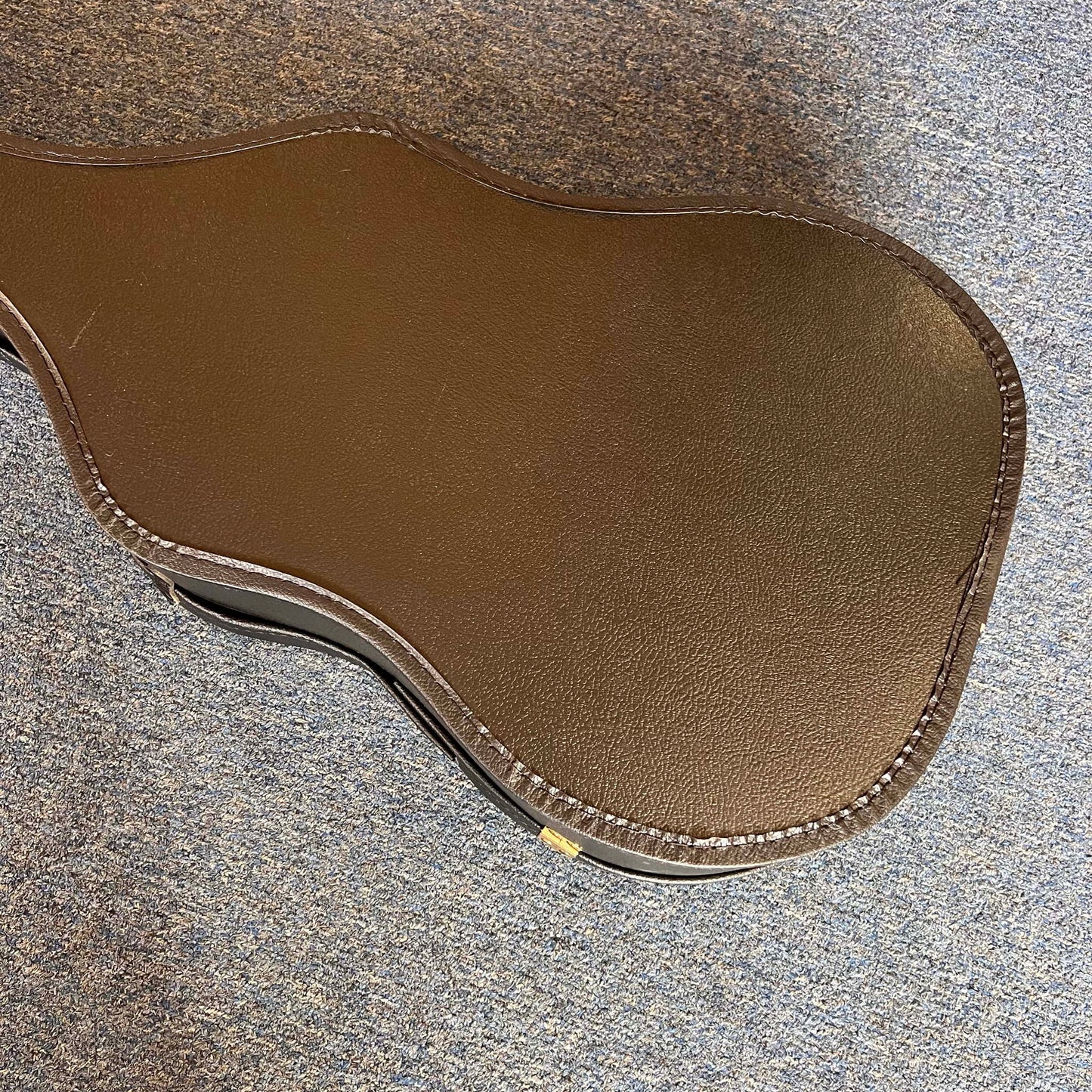 TKL Chipboard Case for Acoustic Guitar (used)