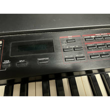 Load image into Gallery viewer, Roland RD-600 Portable Digital Piano Keyboard Vintage 90s Used
